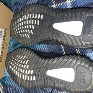 Yeezy Size 10